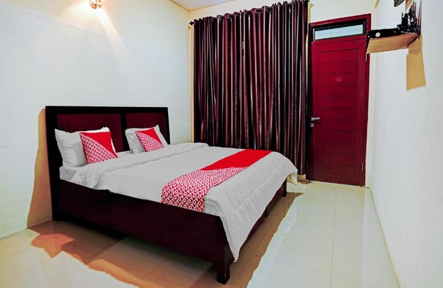 OYO 90331 Hotel Toba Shanda