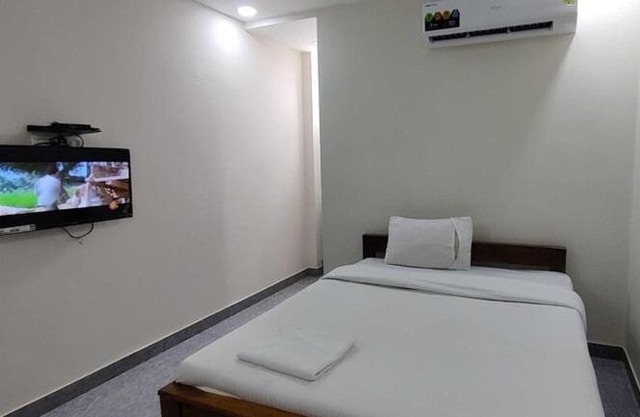 OYO Flagship 93469 Senthur Murugan