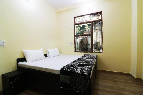 OYO Flagship Tushir House