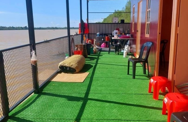 OYO Home 90515 Rin Rakit Water Hut