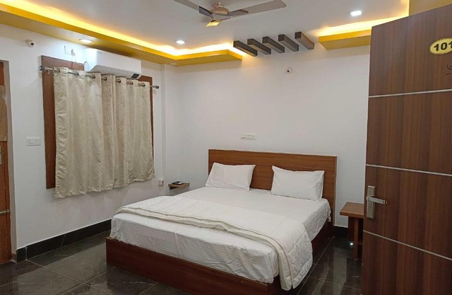 OYO Hotel Vasudha Inn