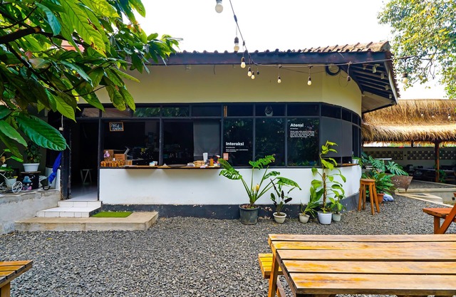 OYO Life 92835 Maya Adipuri