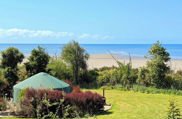 Pā Tōrea Beach Stay