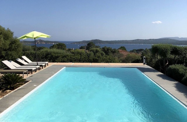 Pinarrellu, Porto-Vecchio,calarossa,Full sea view, 7mn walk to the beach, very quiet.