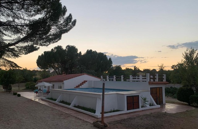 Pabellón en Finca, Villa con Piscina Zarzuela