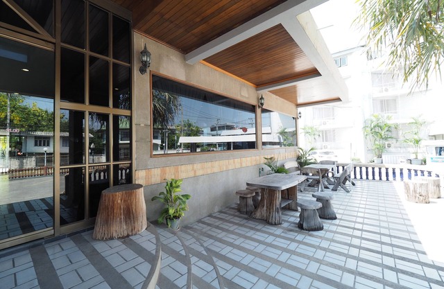 Pachara Hotel and Restaurant