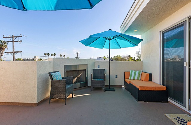 Pacific Beach/Crown Point - Super Clean 4 Bedroom Oasis beach home