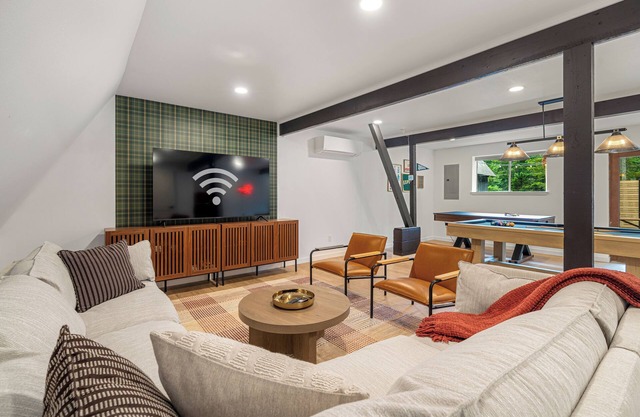 Packwood: Chalet + Nest
