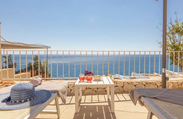 Pajara Marinaia - "Antica Liama salentina" with a private pool front of the sea