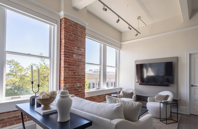 Palafox Oasis at The Brent Lofts