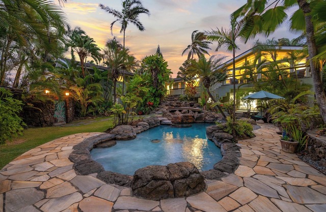 Palione Papalani by Avantstay New $1.5m Remodel Steps From Kailua Beach w/Private Pool & Hot Tub