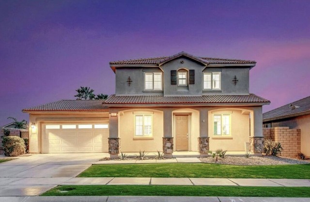 Palm Delight: Spacious 5-bedroom house with WiFi, EV charger in enjoyable Indio