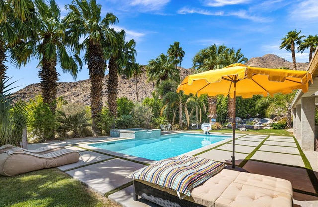 Palm Springs Oasis in Little Tuscany - Private and peaceful