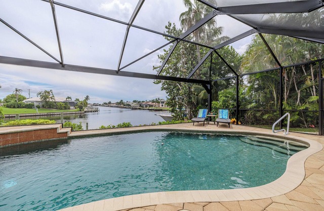 Palm Villa - Southern Exposure - 4bed/3bath - Quiet area