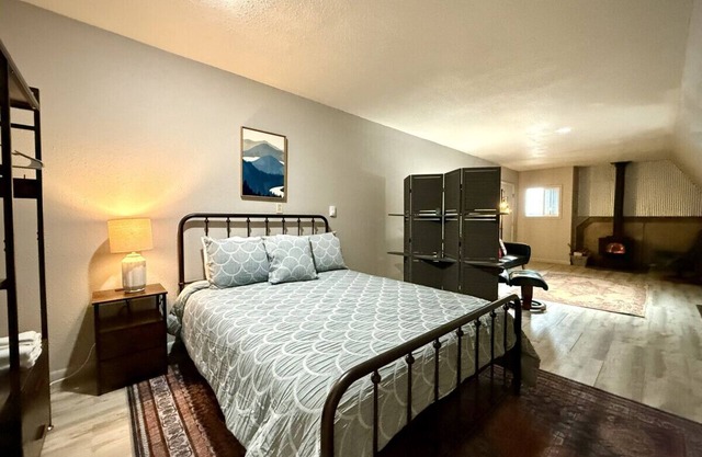 Palmer`s Ski Shack, Cozy studio for 2!