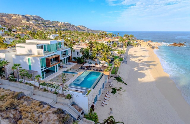 Palmilla Beachfront Magnificent Villa Discount