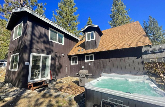 Panorama Chalet - Hot tub + Dogs + Pool Table