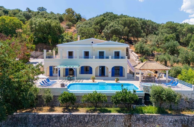 Panorama Julia - Six Bedroom Villa, Sleeps 12