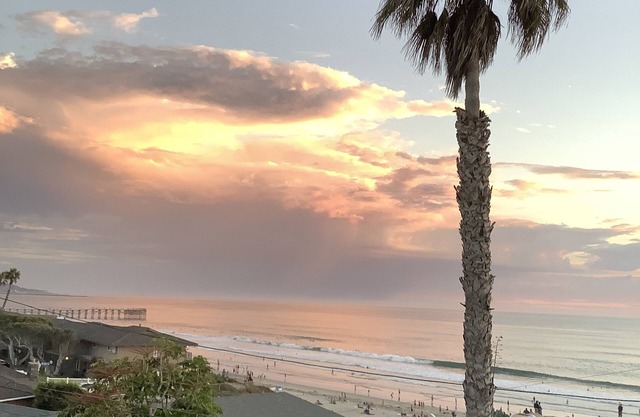 Panoramic Ocean View House - Steps to Beach, Shops & Eats in North Pacific Beach
