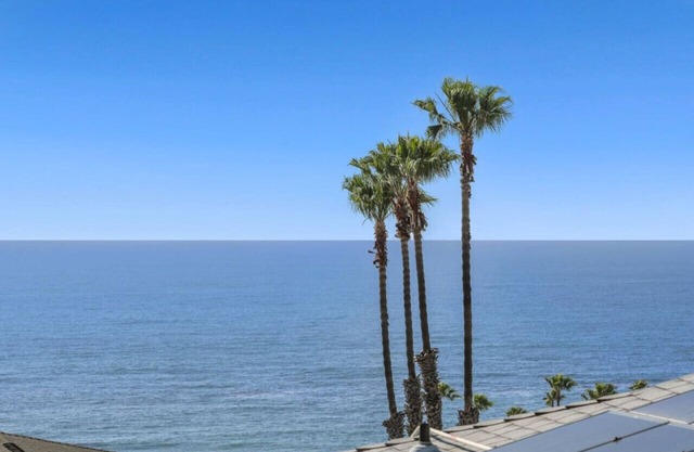 Panoramic ocean views quiet 3 bedroom