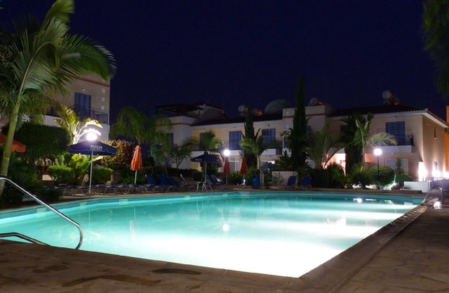 Paphos Airport Transfers, Beautiful Apartment,Small Complex,Large Pool,Free WiFi