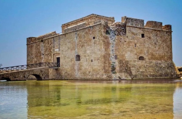 Paphos Luxury Contemporary Villa