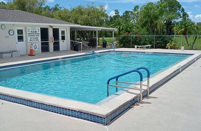 Paradise awaits in this 2 bed, 2 bath first floor Condo in Lake Suzy, FL