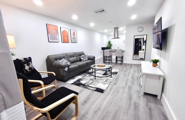 Paradise Gardens 2BDR Unit Near Hardrock Stadium