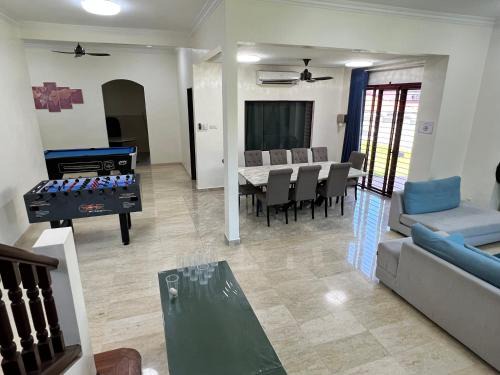Paradise Hangout - Bungalow at Ara Damansara PJ Fully Equipped