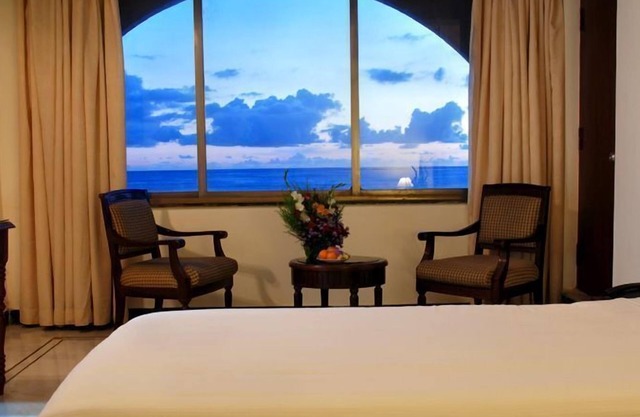 Paradise Isle Beach Resort