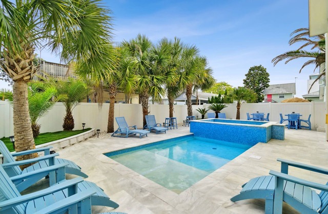 Paradise Palms with Jetted Pool and Private Beach