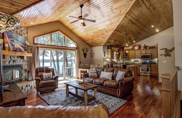 Paradise Point on Lake Holcombe!