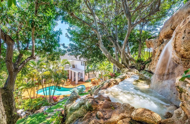 Paradise Rental w/Pool & Spa - 30 day min