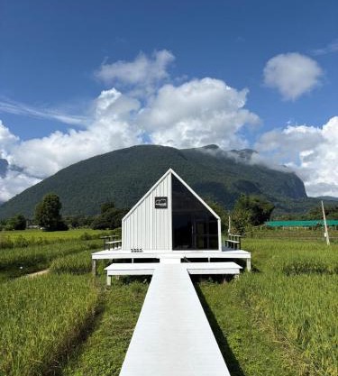 Paradise Resort & Cafe