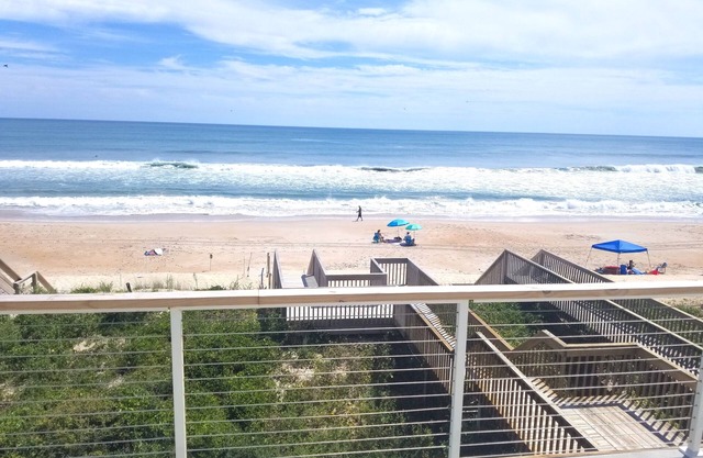 Paradise Revisited-Oceanfront-Sleeps 22-7bd/5bth+Elevator+2 Living Rooms