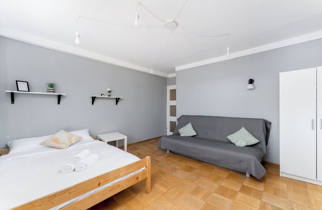 Park Zakrzówek Spacious Apartment