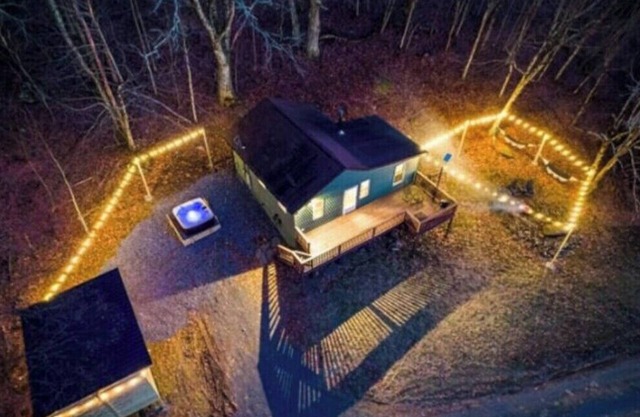 ParkLine Retreat - Movies, Hot Tub, Mountain views