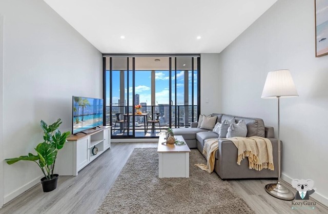 Parramatta 2 Bed Apt with Parking