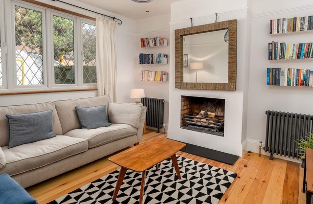 Pass the Keys | Cosy 3 Bed Cottage in Chorleywood