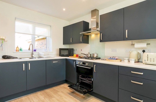 Pass the Keys | Elegant Townhouse with Garden| Wi-Fi | Work Space