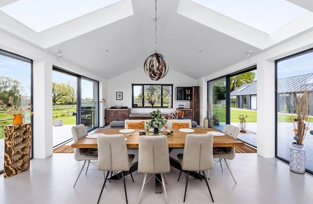 Pass The Keys Luxury Retreat with Countryside Views
