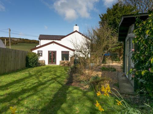 Pass the Keys Modern Character Welsh Cottage with Garden