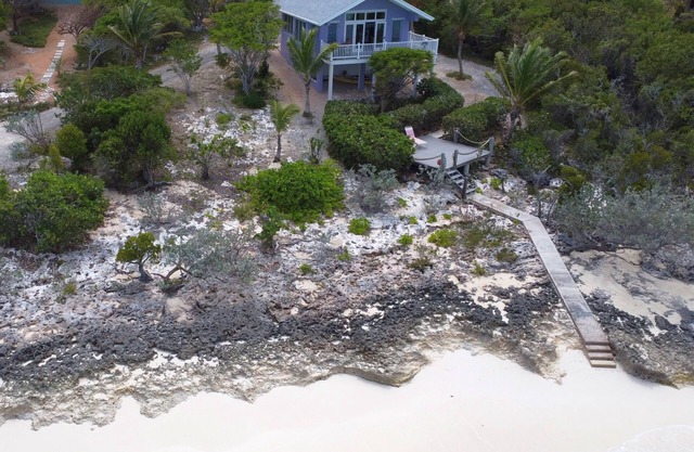 Passionate Pelican: Private Oceanfront Cottage