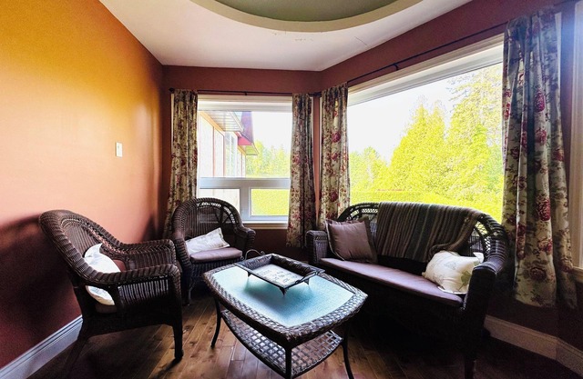 Pathsaala Inn & Restaurant