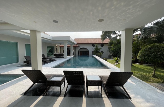 Pattaya Greg pool Villa