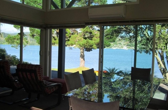 Pauanui Sunset - Stunning Views, on water's edge