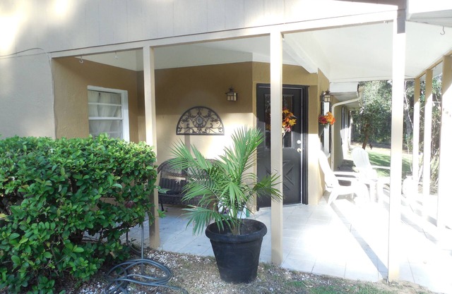 Peaceful 2.5 acres setting in horse country - sit back and relax