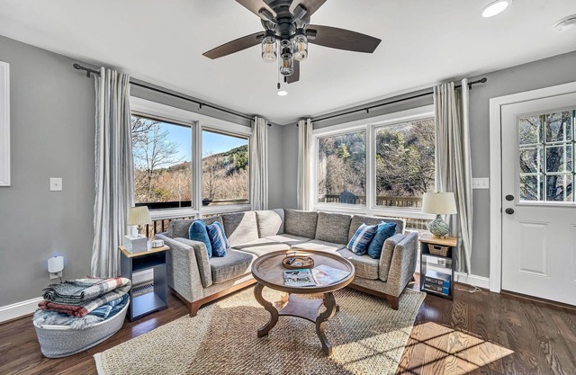 Peaceful 3BR Escape With National Forest Access
