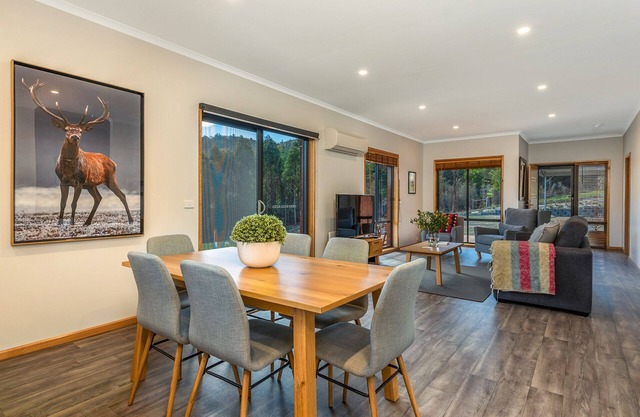 Peaceful and secluded retreat only 25 minutes from Hobart.