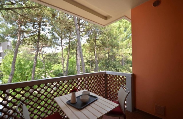 Peaceful Contemporary Space for a Restful Stay